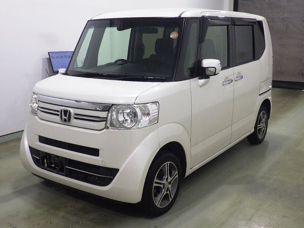2017 Honda N-BOX 4WD SSパッケージ auction photo 4