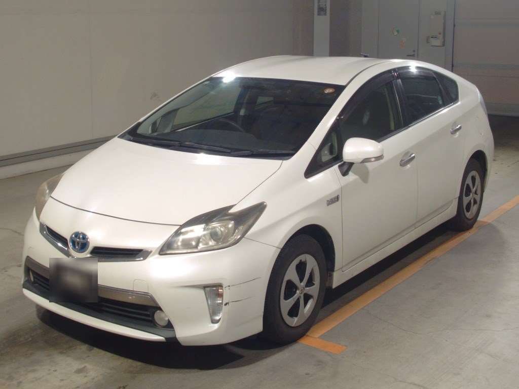 Japan Auction Vehicles 4 2013 Toyota Prius PHEV S auction photo