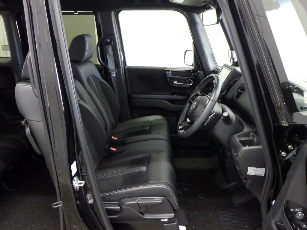 2023 Honda N-BOX カスタムLターボ auction photo 6