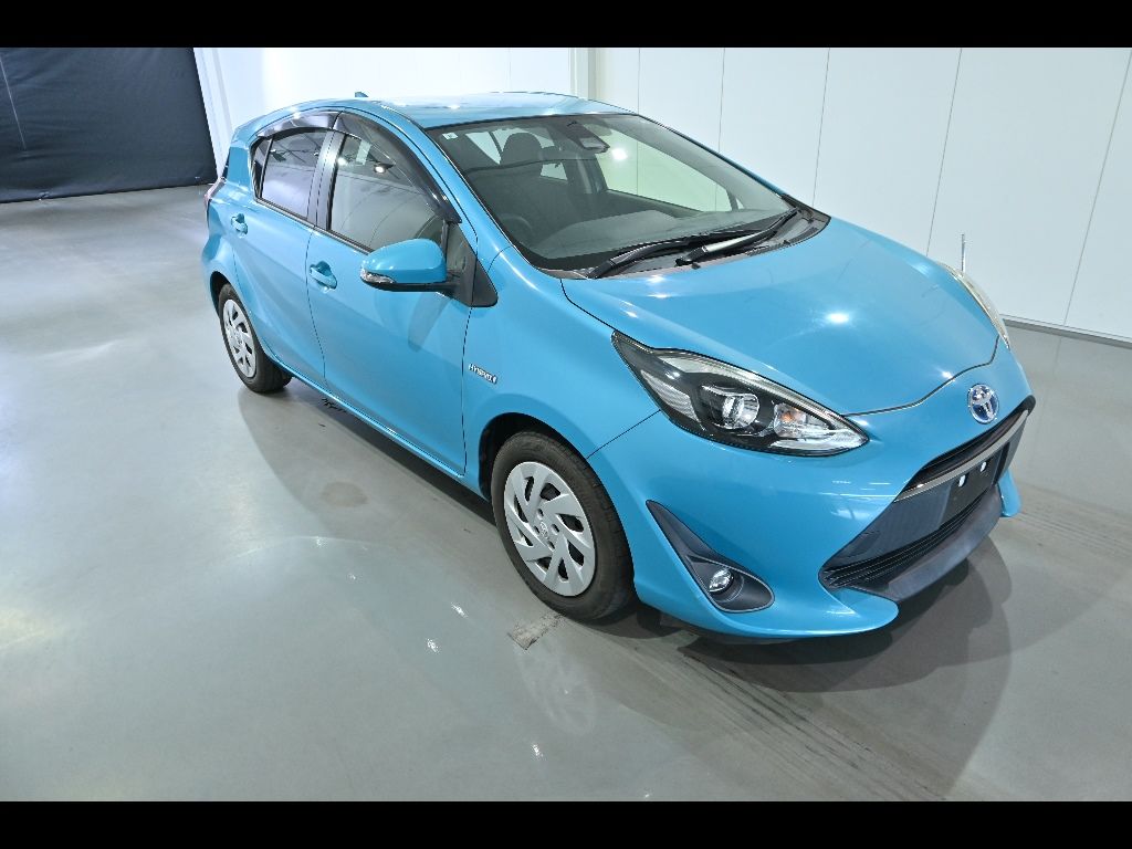 Japan Auction Vehicles 15 2017 Toyota Aqua S auction photo