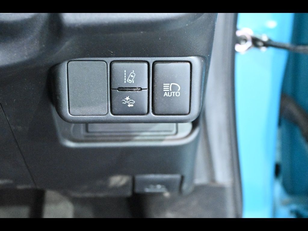 2017 Toyota Aqua S auction photo 11