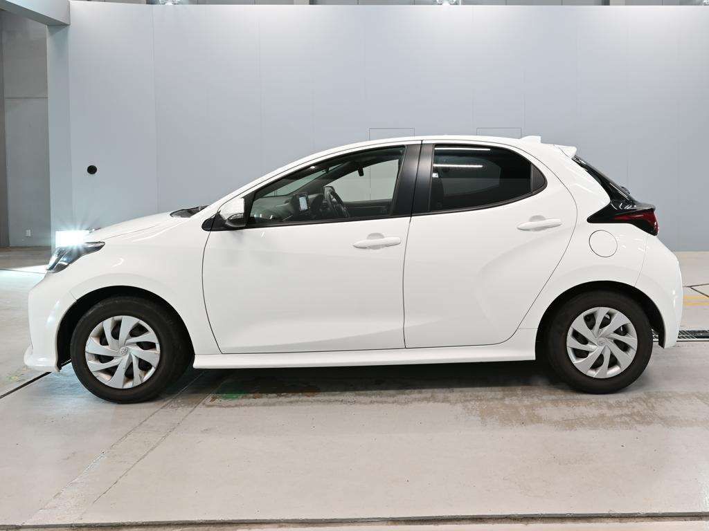 2022 Toyota Yaris X auction photo 4