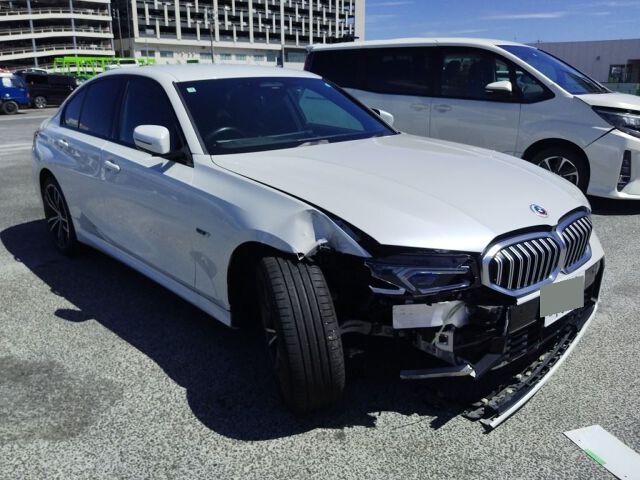 2023 BMW 3 Series 330E Mスポーツ Japan auction vehicle