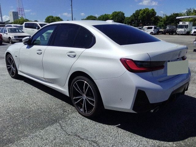 2023 BMW 3 Series 330E Mスポーツ auction photo 2