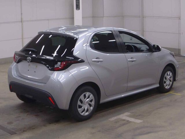 2024 Toyota Yaris X 4WD auction photo 5