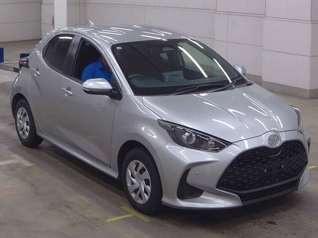 Japan Auction Vehicles 8 2024 Toyota Yaris X 4WD auction photo