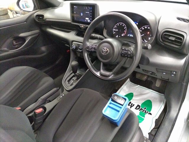 2024 Toyota Yaris X 4WD auction photo 3