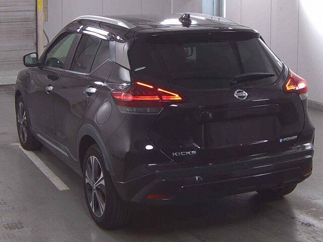 2021 Nissan Kicks XツートーンインテリアED auction photo 2