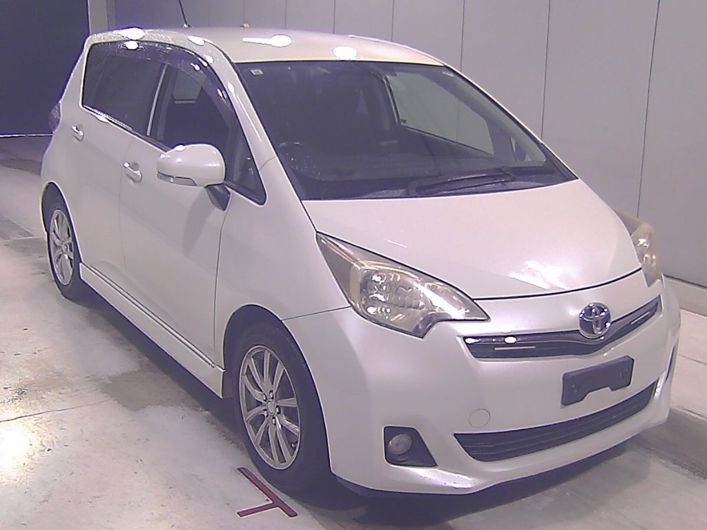 2011 Toyota Ractis S Japan auction vehicle