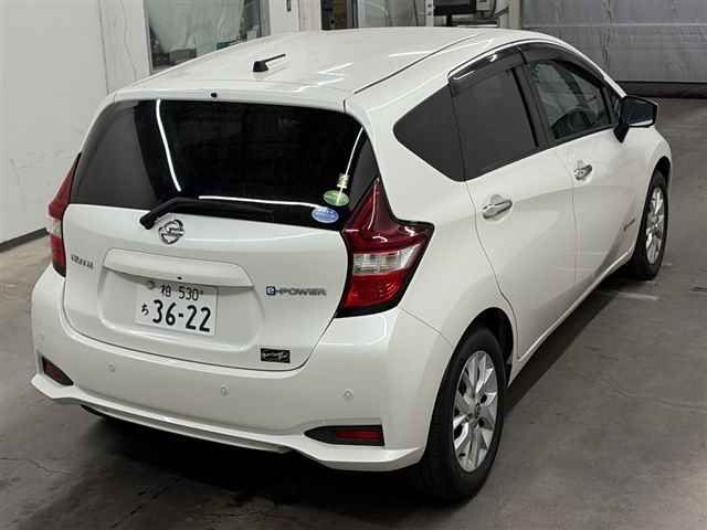 2019 Nissan ノートeパワー eパワーX auction photo 5