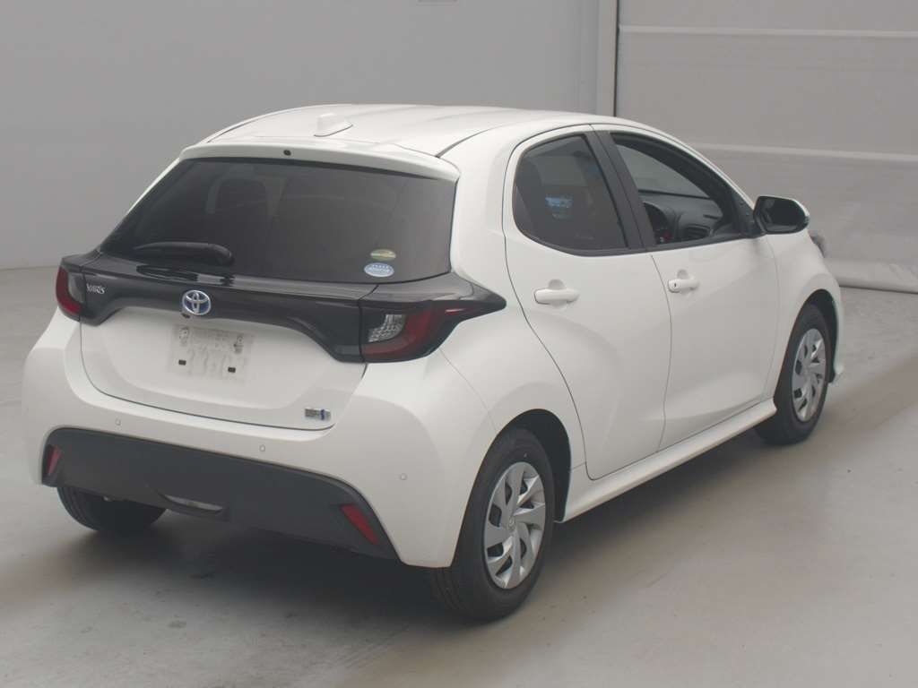 2020 Toyota Yaris Hybrid X auction photo 2