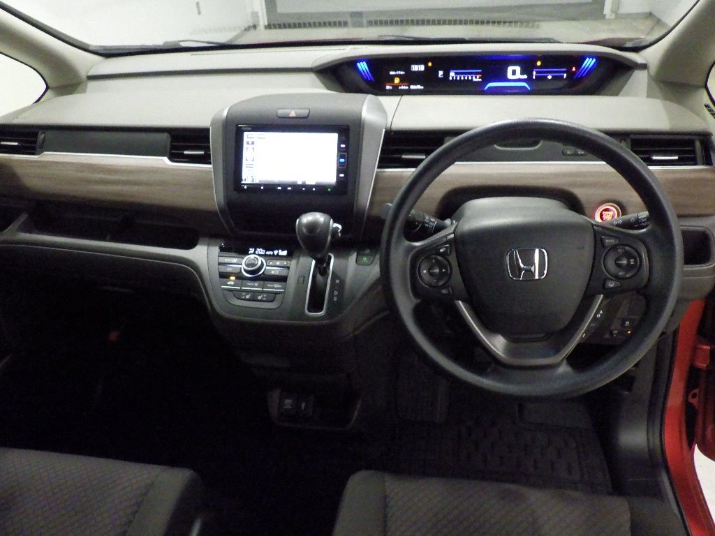 2021 Honda フリード+ Gホンダセンシング auction photo 3