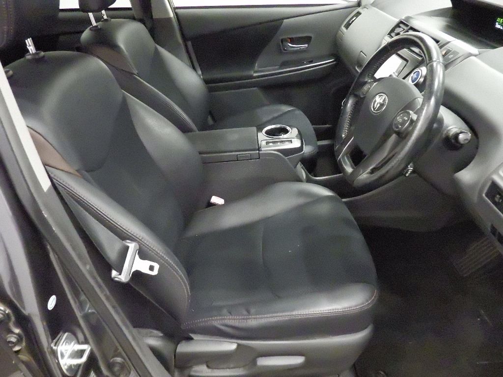2014 Toyota Prius Alpha G-Tune Black auction photo 6