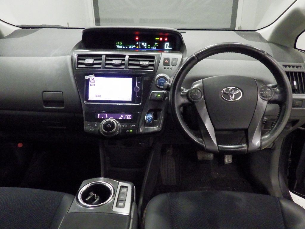 2014 Toyota Prius Alpha G-Tune Black auction photo 3