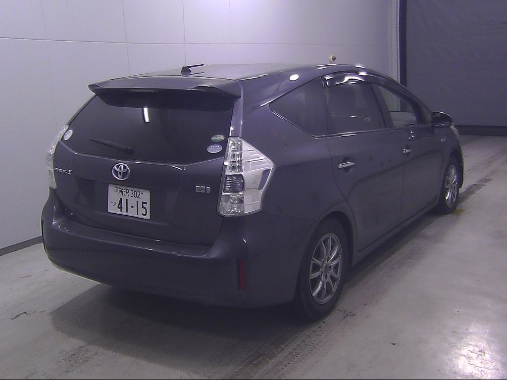 2014 Toyota Prius Alpha G-Tune Black auction photo 2