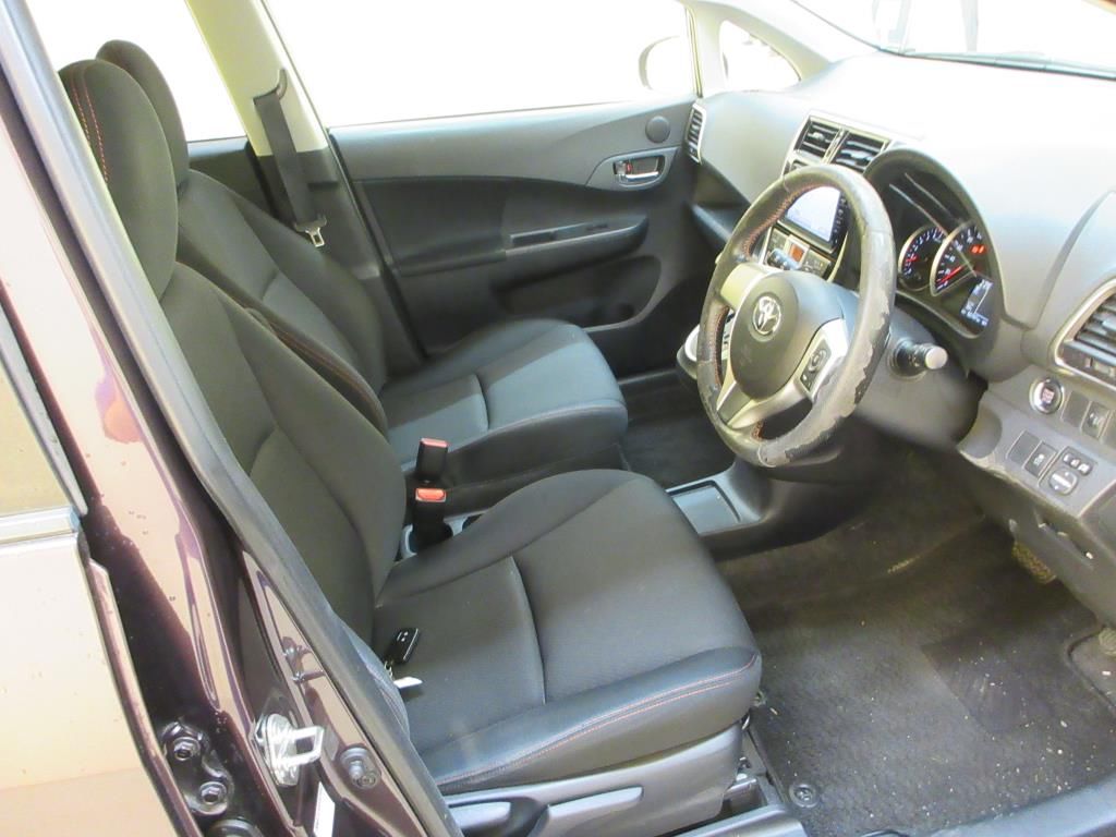 2015 Toyota Ractis S auction photo 6