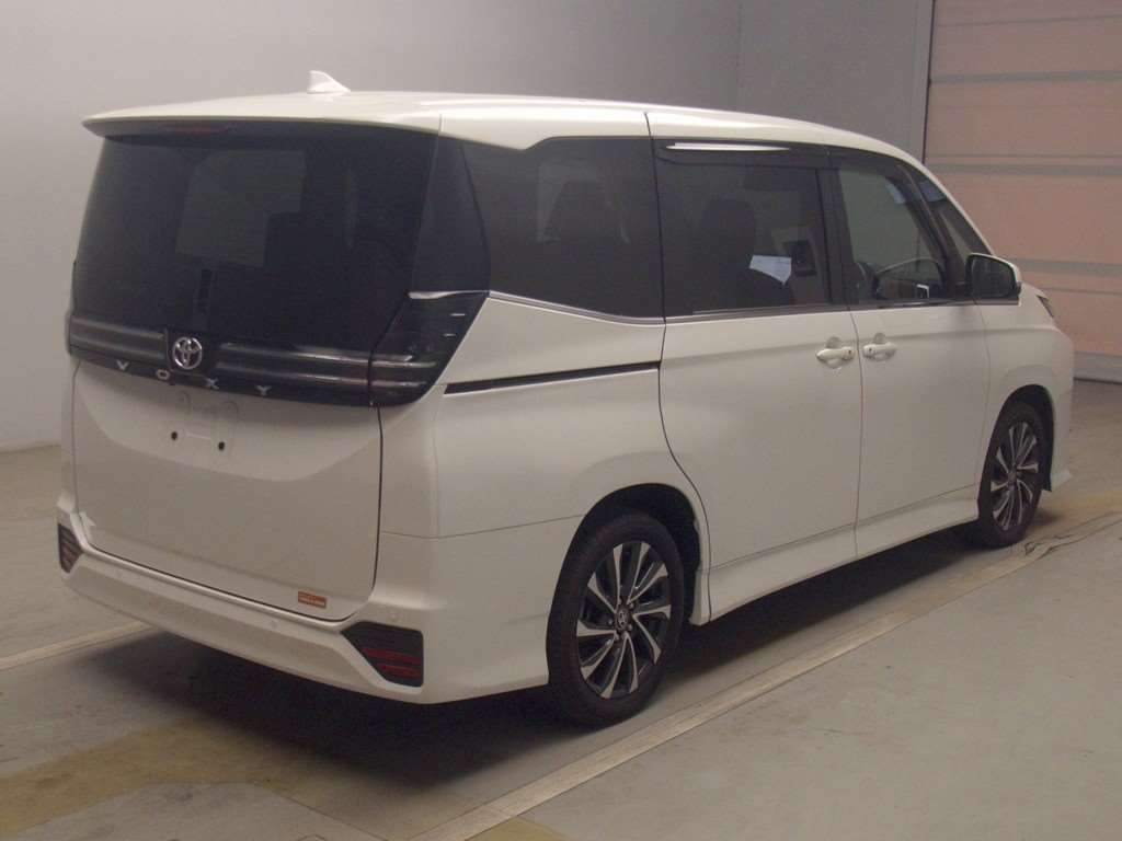 2023 Toyota Voxy S-Z auction photo 2