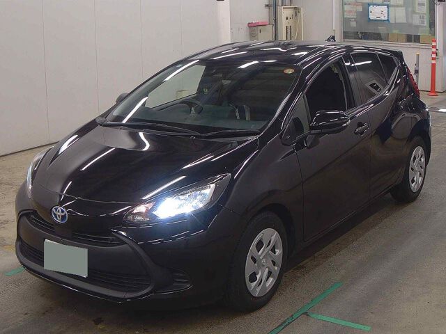 2023 Toyota Aqua X auction photo 4