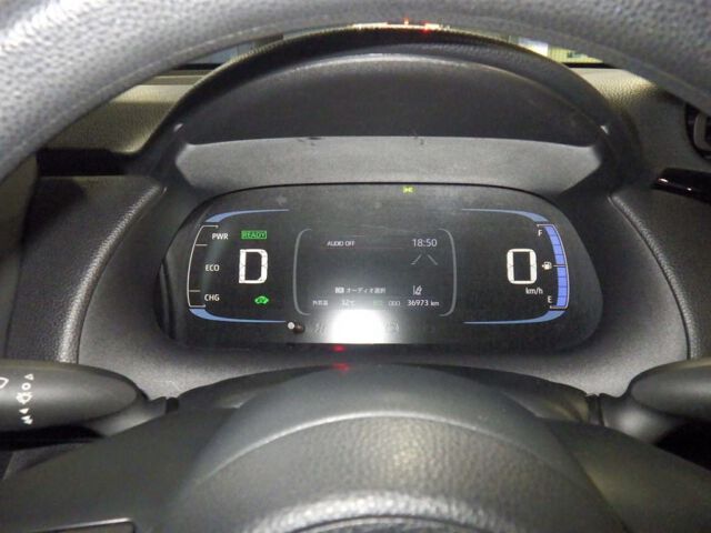 2023 Toyota Aqua X auction photo 6