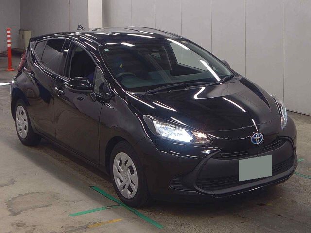 2023 Toyota Aqua X Japan auction vehicle