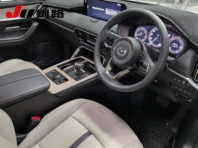2024 Mazda CX-80 4WD XD L Package auction photo 3