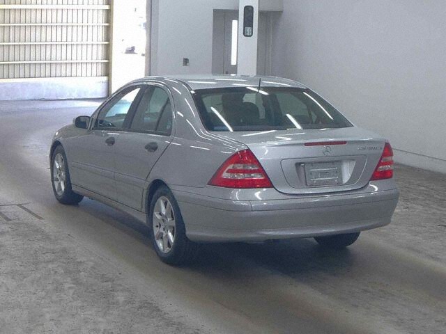2005 Mercedes-Benz C-Class C180コンプレッサー auction photo 2