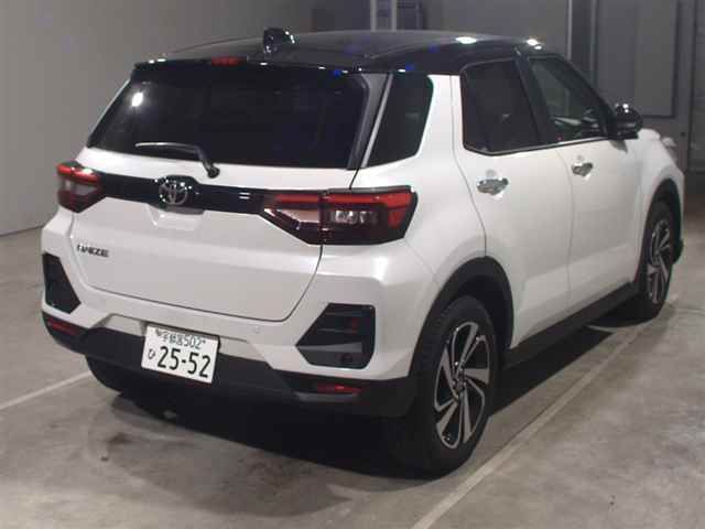2025 Toyota Raize 4WD Z auction photo 2