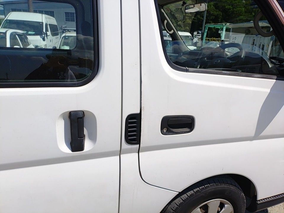 2011 Nissan Caravan auction photo 26