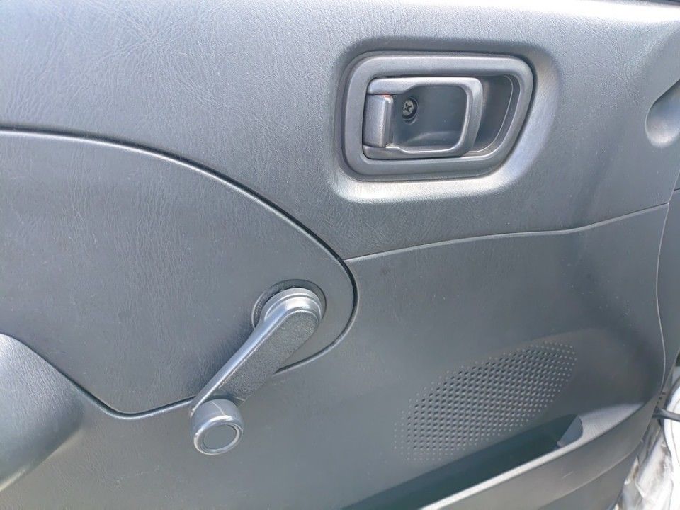 2011 Nissan Caravan auction photo 13