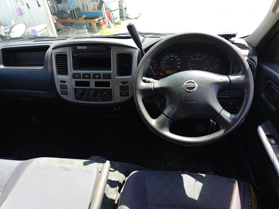 2011 Nissan Caravan auction photo 3