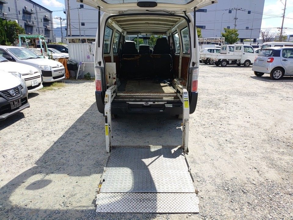 2011 Nissan Caravan auction photo 8
