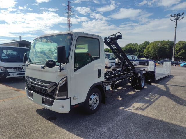 2025 Isuzu Elf Seksai auction photo 4