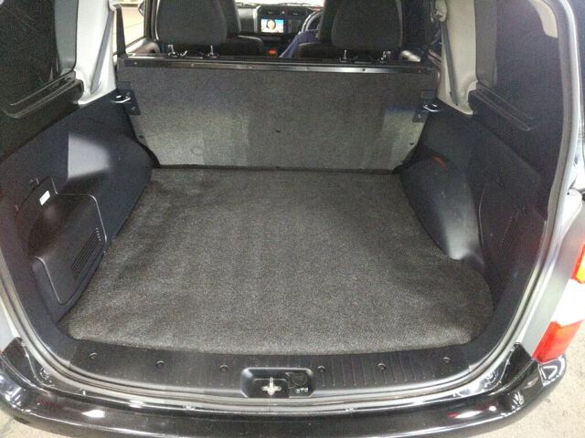 2021 Toyota Probox ハイブリッドF auction photo 3