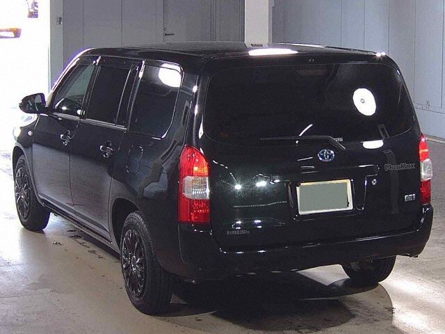 2021 Toyota Probox ハイブリッドF auction photo 2