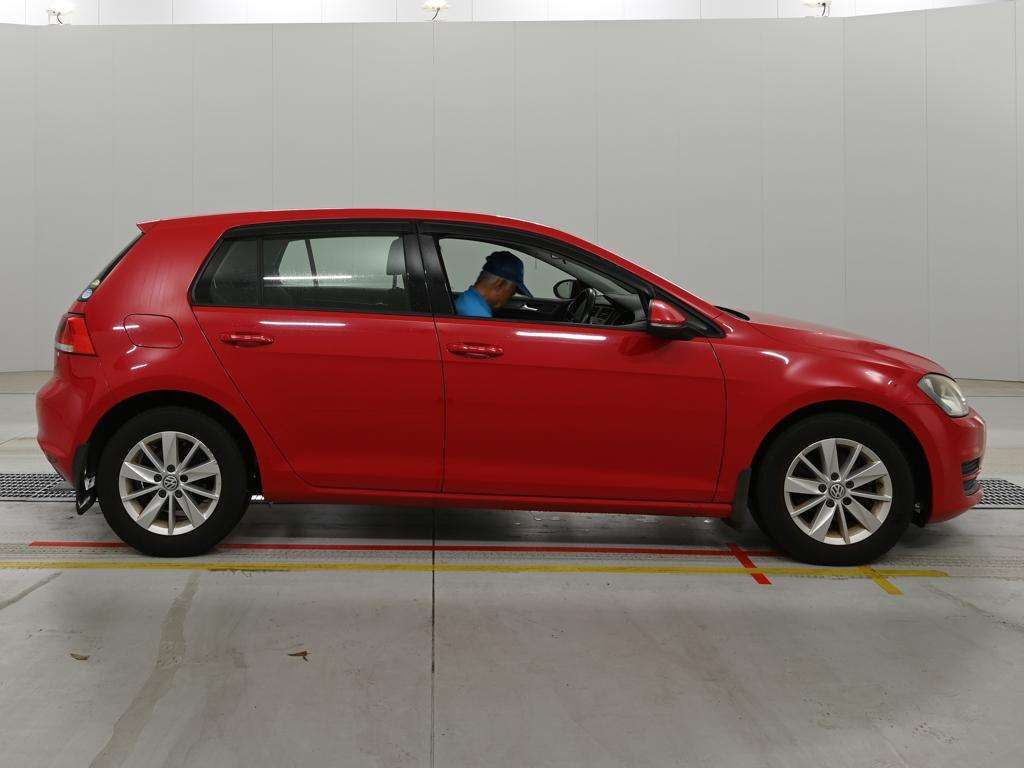 2013 Volkswagen VW ゴルフ TSIトレンドラインブルーモーション auction photo 3