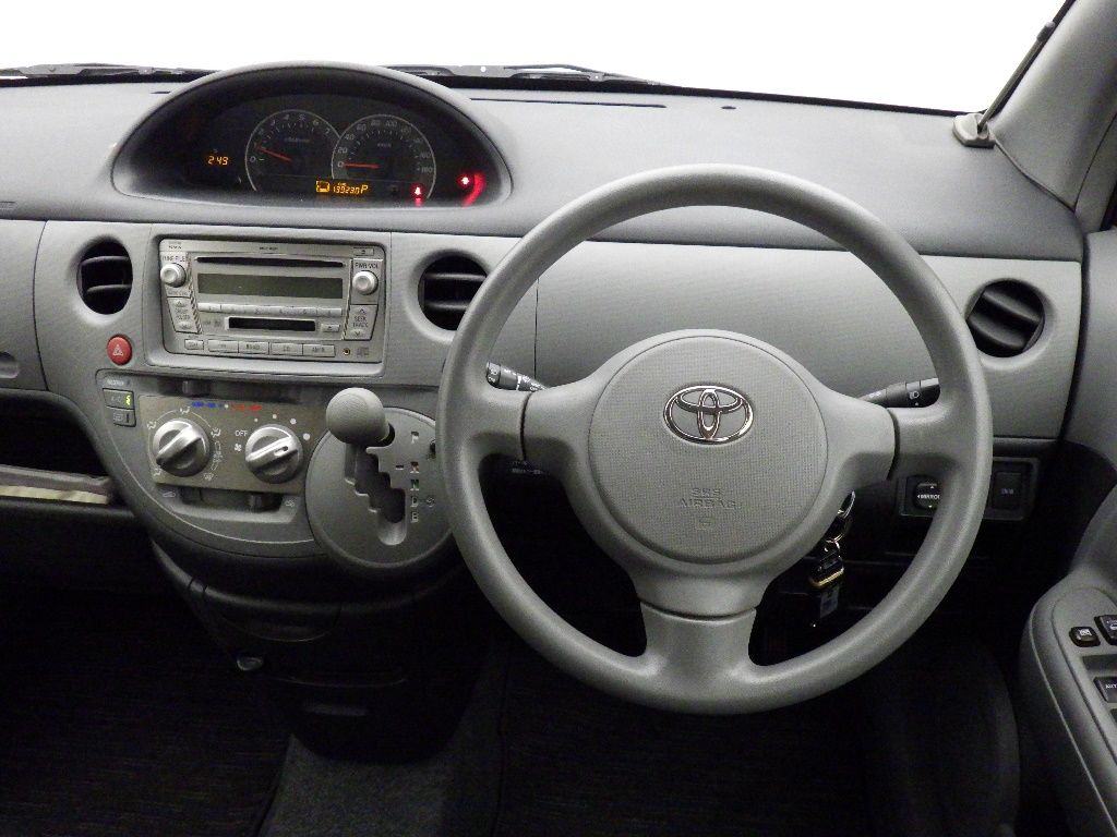 2010 Toyota Sienta X S Edition auction photo 3