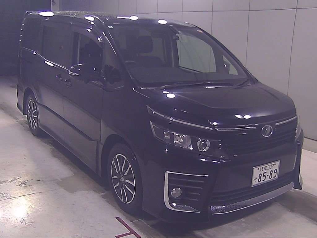 2014 Toyota Voxy ZS 7 people Japan auction vehicle