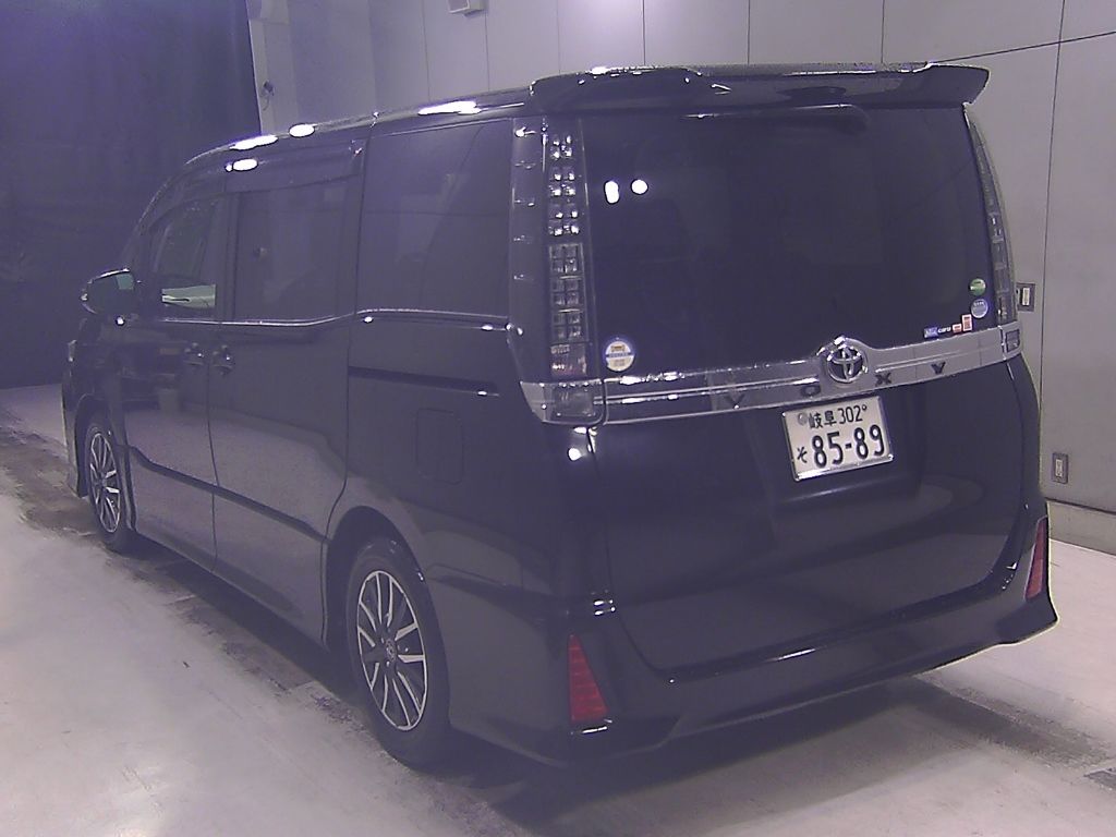 2014 Toyota Voxy ZS 7 people auction photo 5