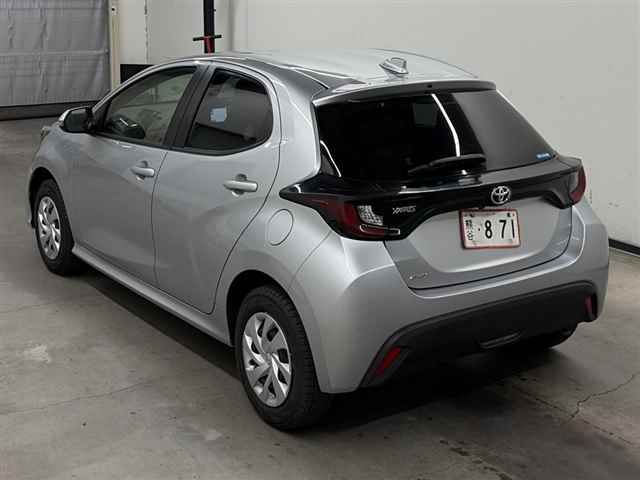 2023 Toyota Yaris X auction photo 2