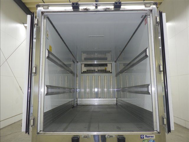 2021 Mitsubishi Fuso Canter Refrigerated and frozen trucks auction photo 4