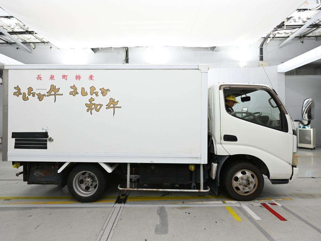 2003 Toyota Dyna レイゾウレイトウシャ auction photo 3