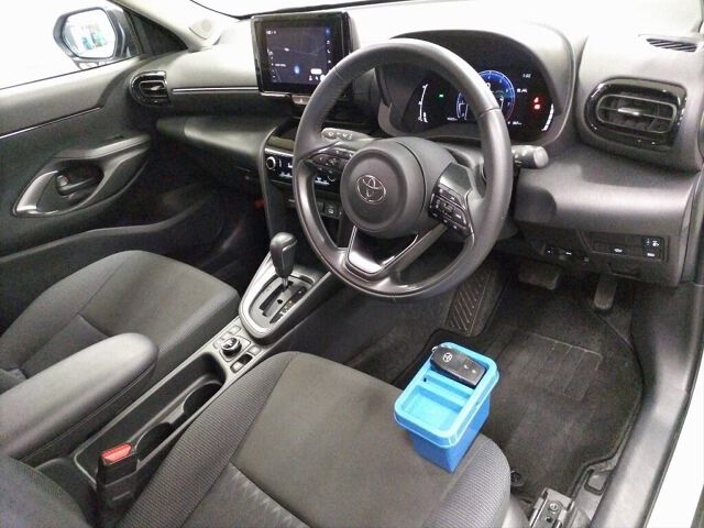 2025 Toyota Yaris Cross G 4WD auction photo 3
