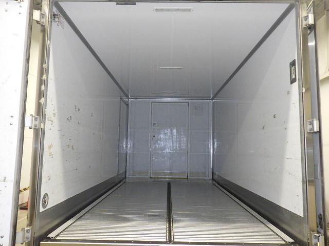 2020 Isuzu Elf Van auction photo 4