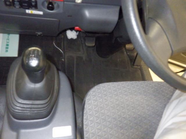 2020 Isuzu Elf Van auction photo 8