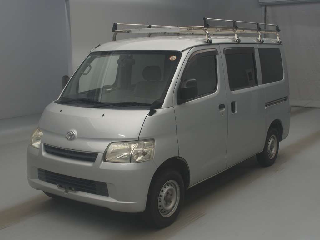 2018 Toyota LiteAce Van GL 4WD Japan auction vehicle