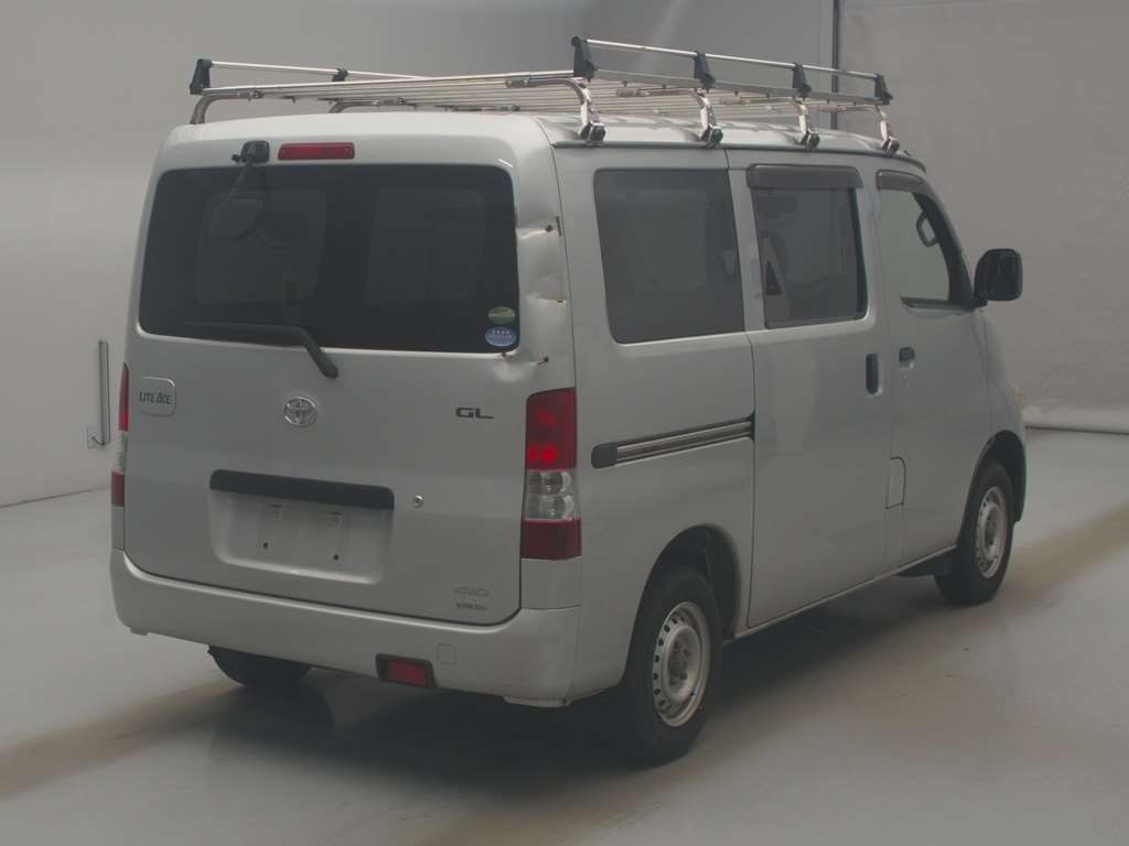 2018 Toyota LiteAce Van GL 4WD auction photo 2
