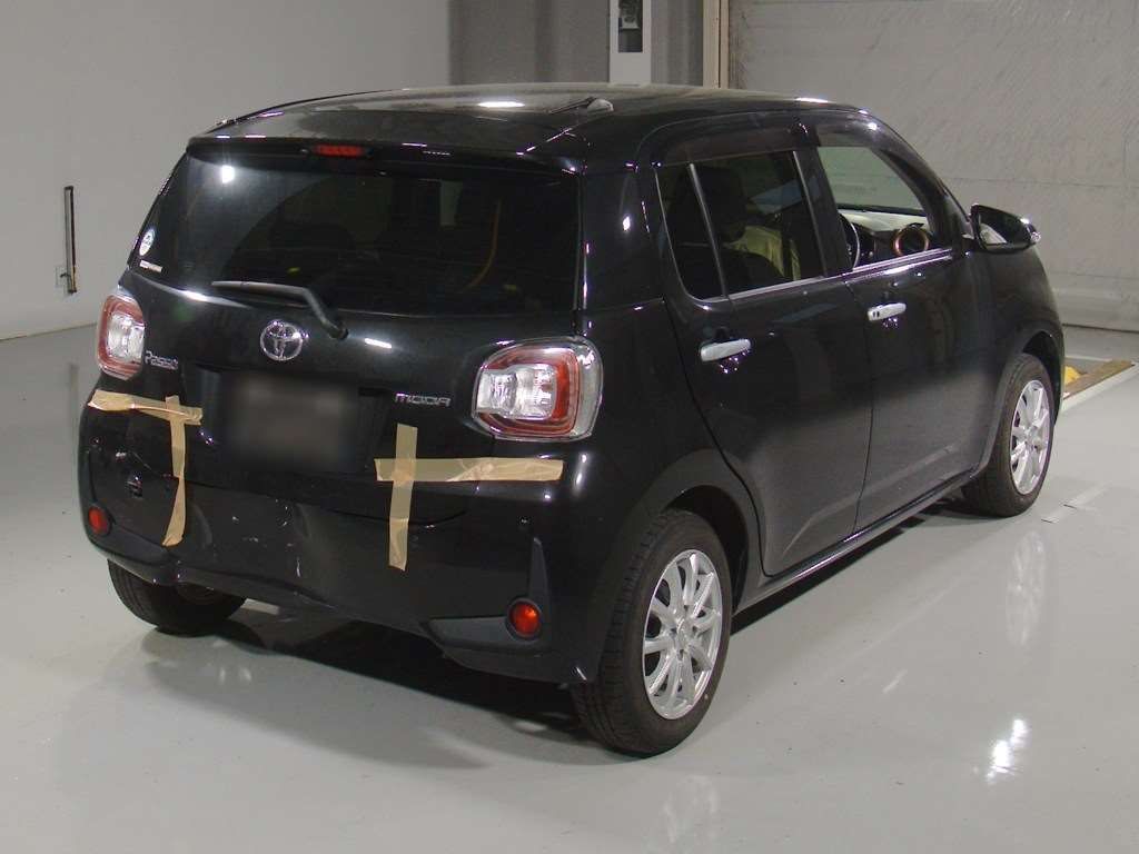 2021 Toyota Passo Moda G Package auction photo 2