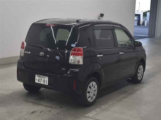 2016 Toyota Spade F auction photo 5
