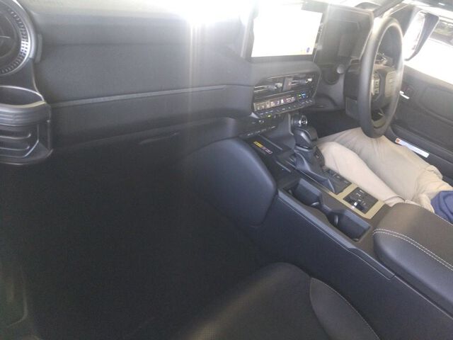 2024 Toyota Land Cruiser 250 VX 4WD auction photo 3