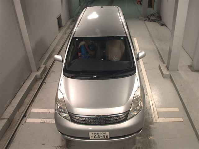 2005 Toyota Isis 4WD L auction photo 5